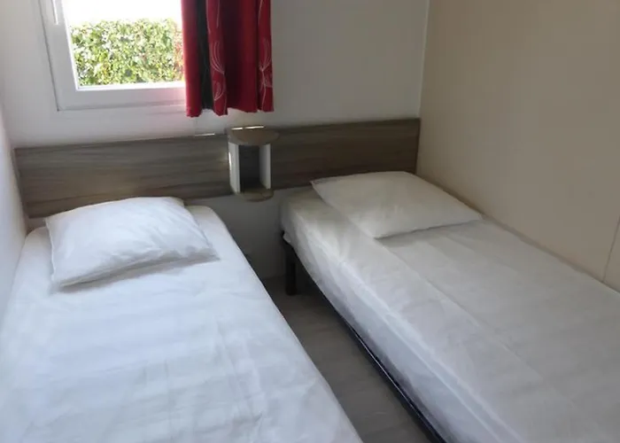 Mobil-home Pour 5 Pers, Moderne Avec Terrasse - Api-1-52-699