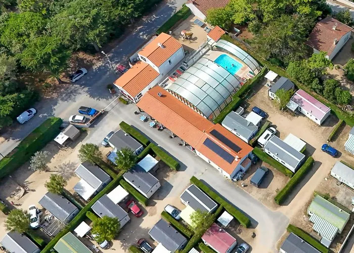 Camping Mobil-home Pour 5 Pers, Moderne Avec Terrasse - Api-1-52-699