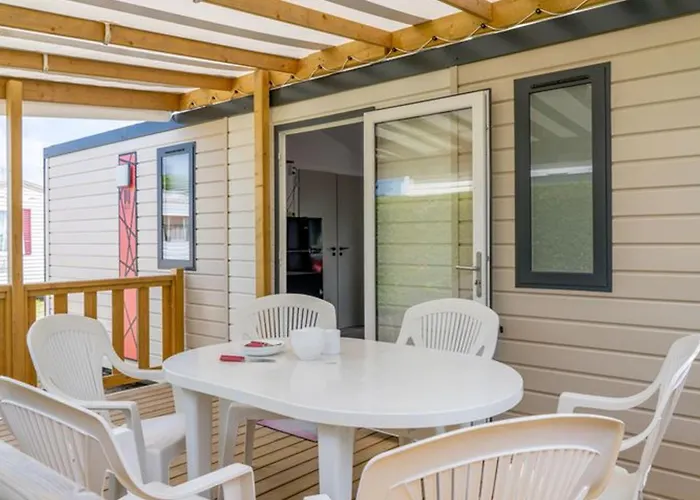 Kemping Mobil-home Pour 5 Pers, Moderne Avec Terrasse - Api-1-52-699 *